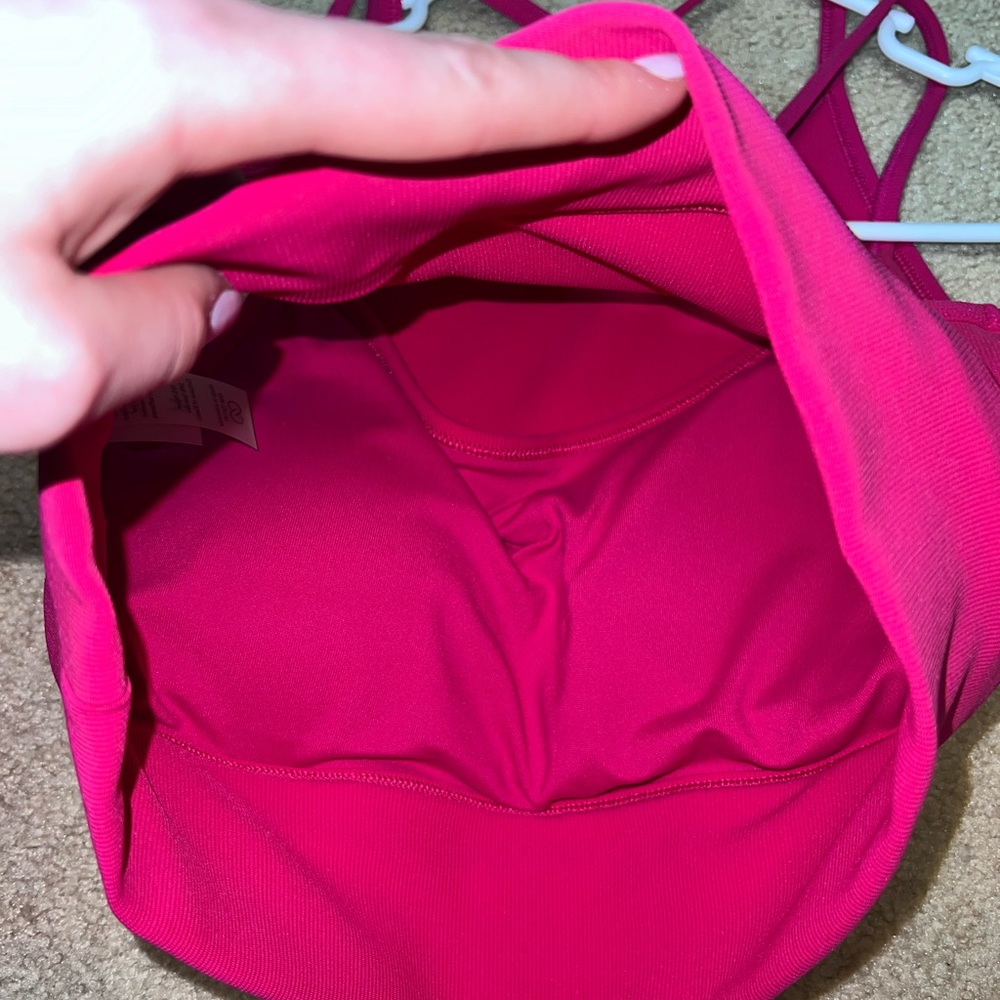 Workout top - Picture 3 of 4